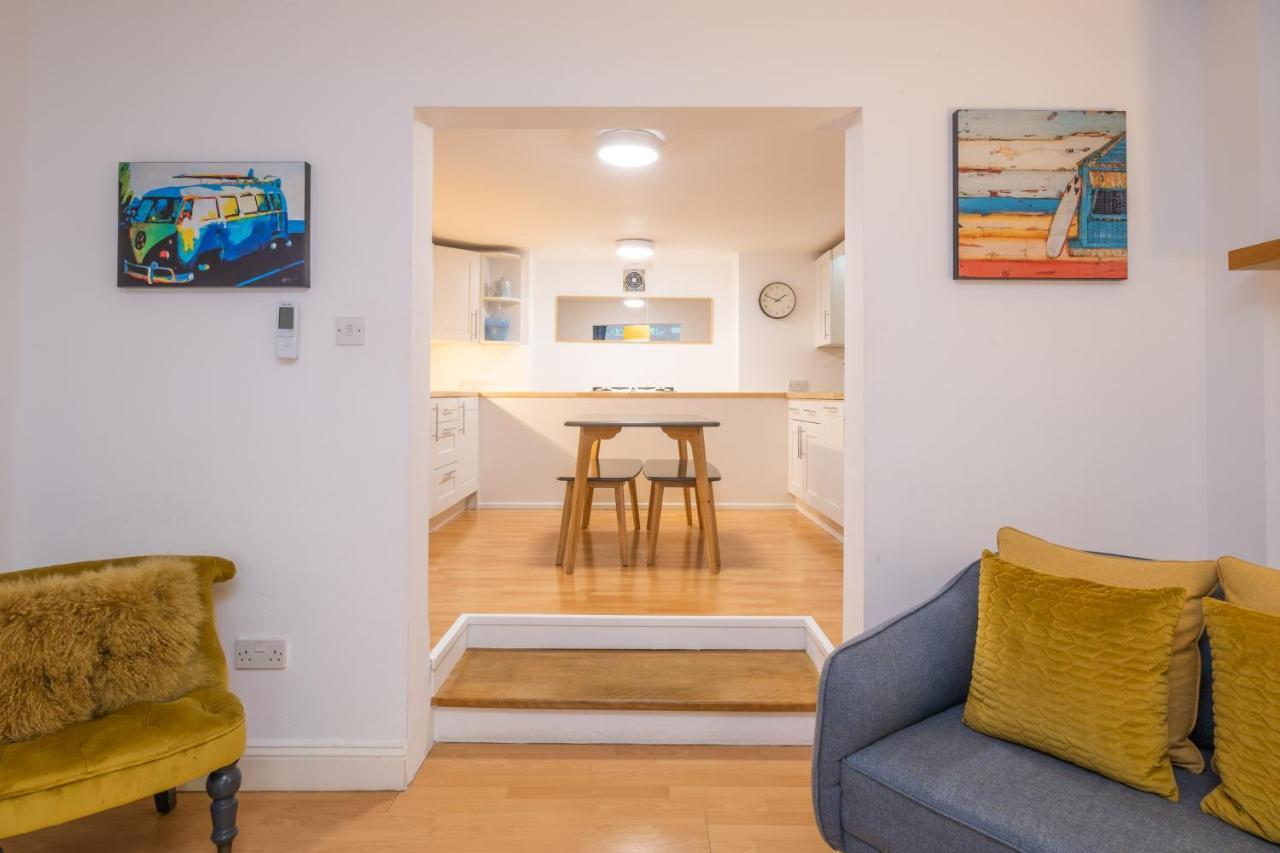Modern Apt Near Gardens With Large Decking Area - Vivre Retreats Борнмът Екстериор снимка